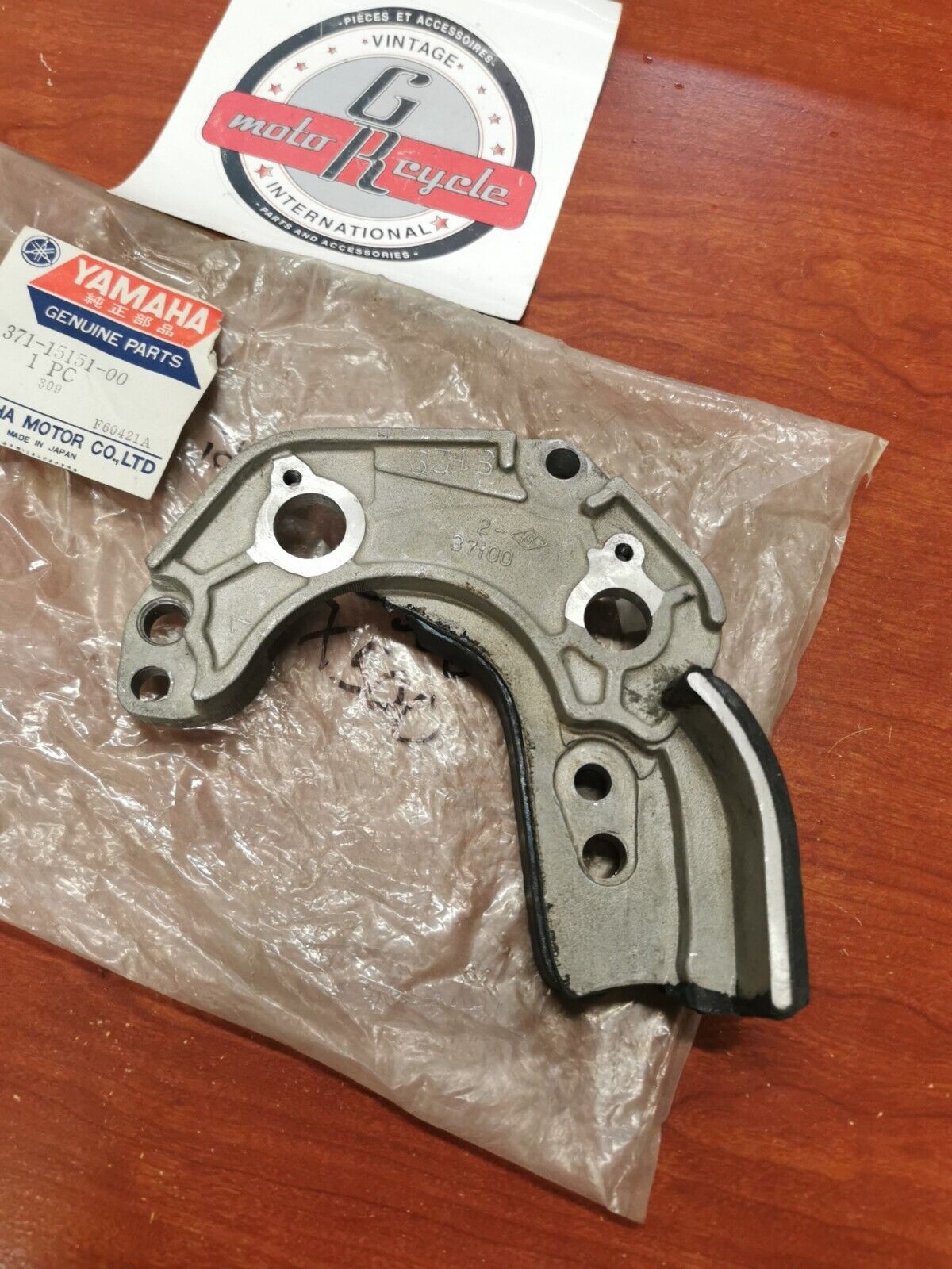 NOS Yamaha XS500 TX500 IDLE SHAFT BRACKET 371-15151-00-00 Y86