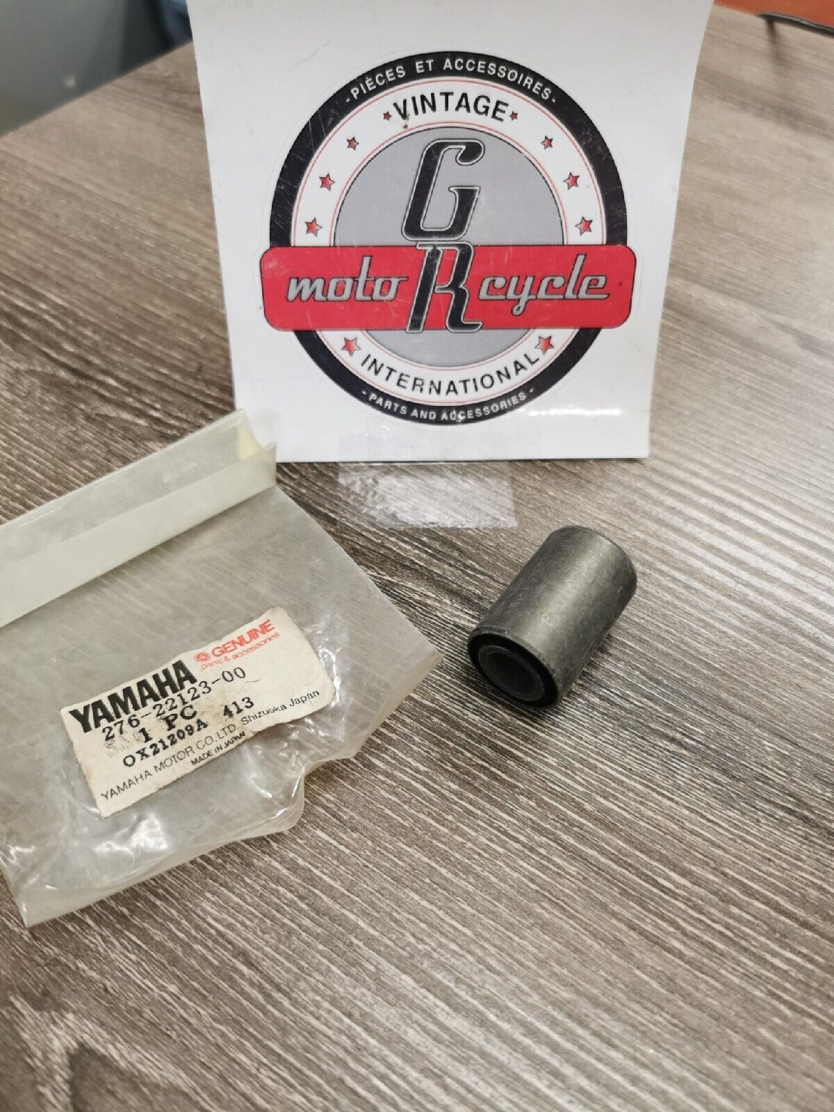 NEW NOS YAMAHA DT100 MX100 RT100 REAR ARM BUSH 1 276-22123-00 Y56
