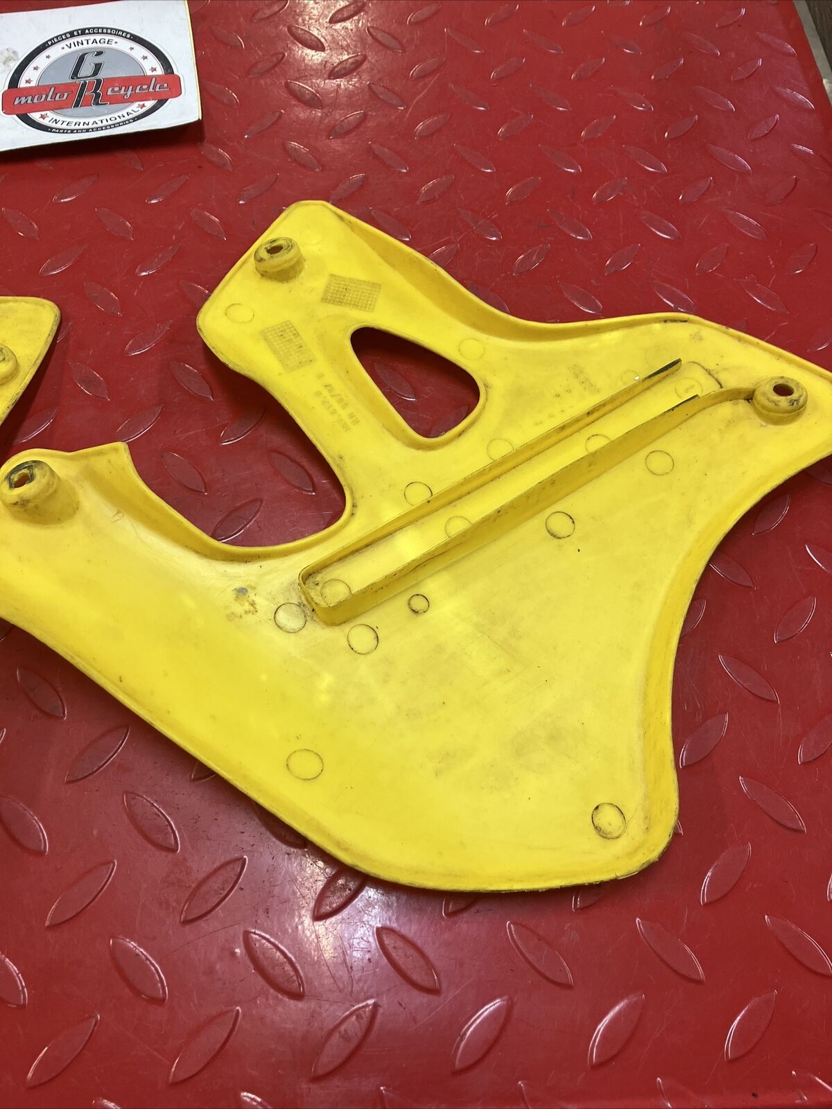 Suzuki RM125 RM250 1999 left right fuel tank shroud radiator cover