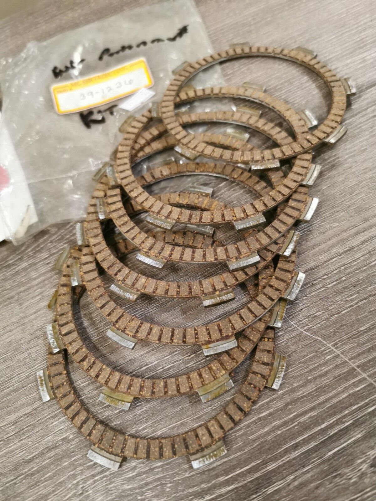 NOS Suzuki GN125E 1991 - 1997 RM80 GSF250 RM85 Clutch Plate QTY 7  39-1236 J25