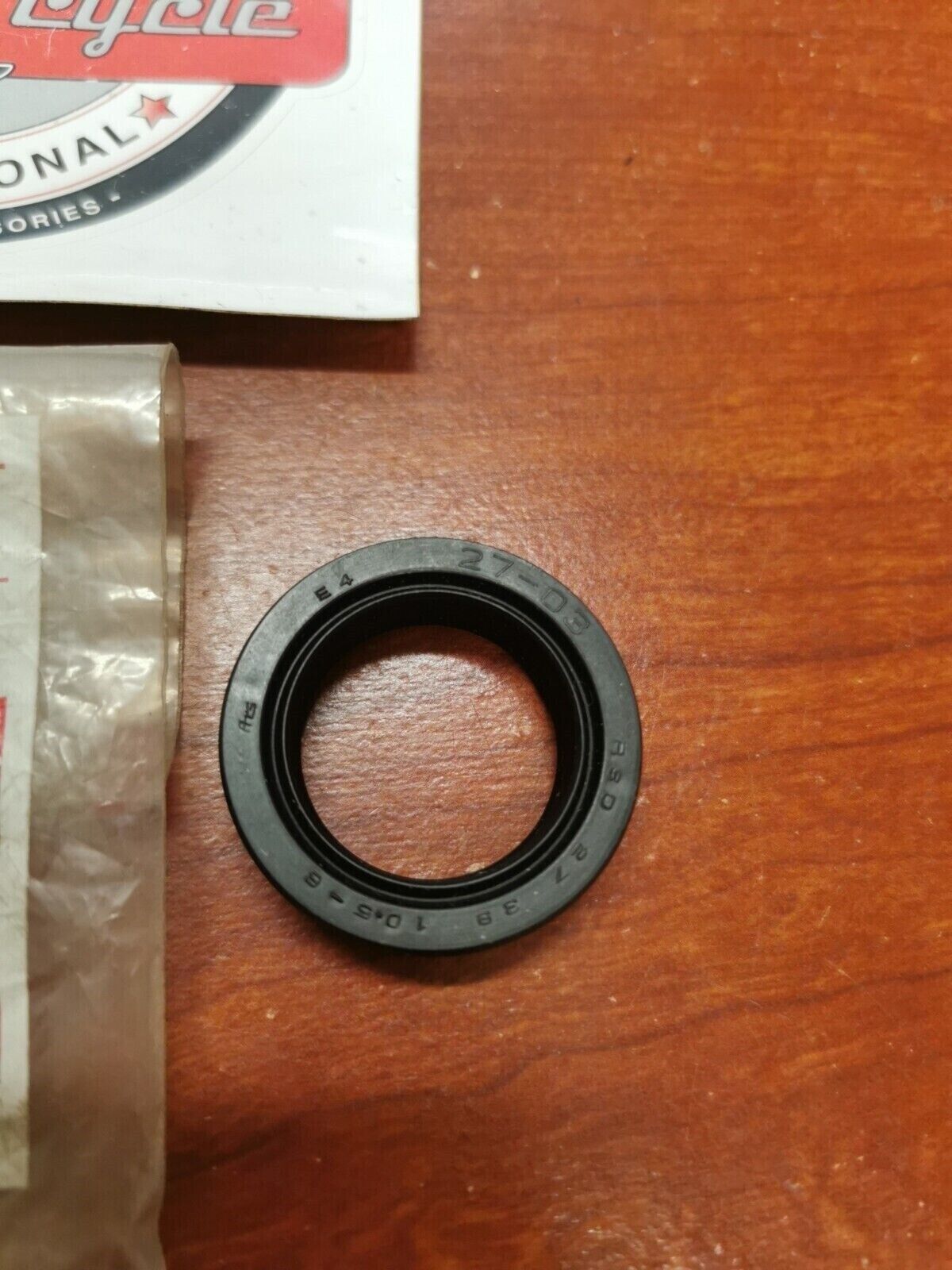 NOS YAMAHA OIL SEAL (5R6) 462-23145-02-00 SUB. 93110-27010-00 Y72
