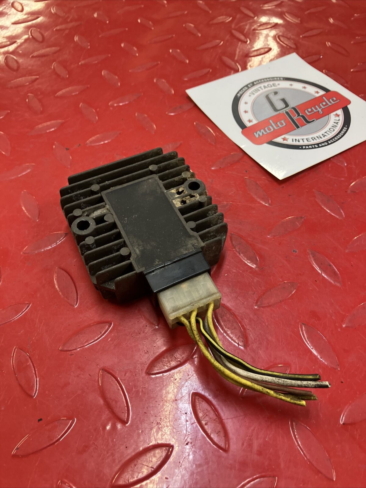 Kawasaki VN750 1986 Vulcan 750 voltage regulator