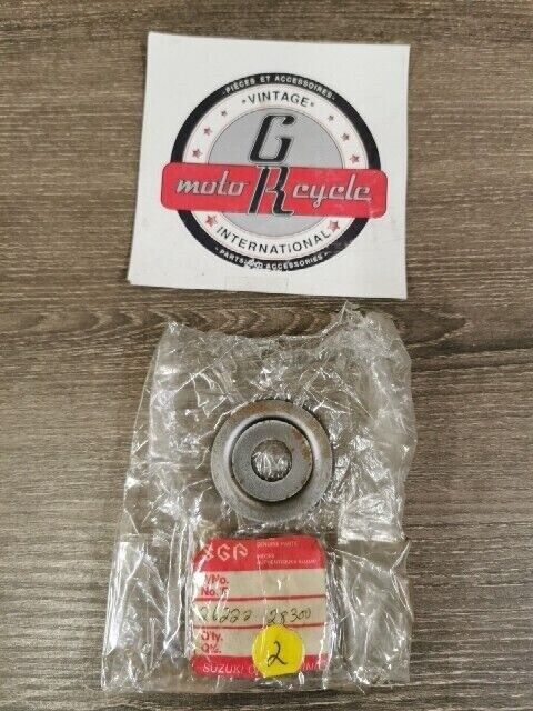 NOS SUZUKI DS185 RM100 RM125 TC125 HOLDER KICK STARTER SHAFT 26222-28300 S56