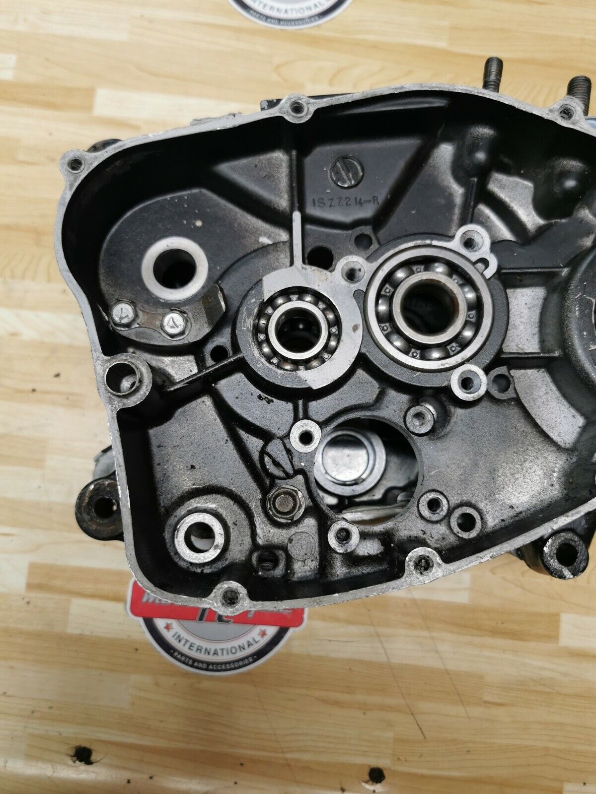 Suzuki PE250 1977 crankcase crank case 1978 1979 11300-41850