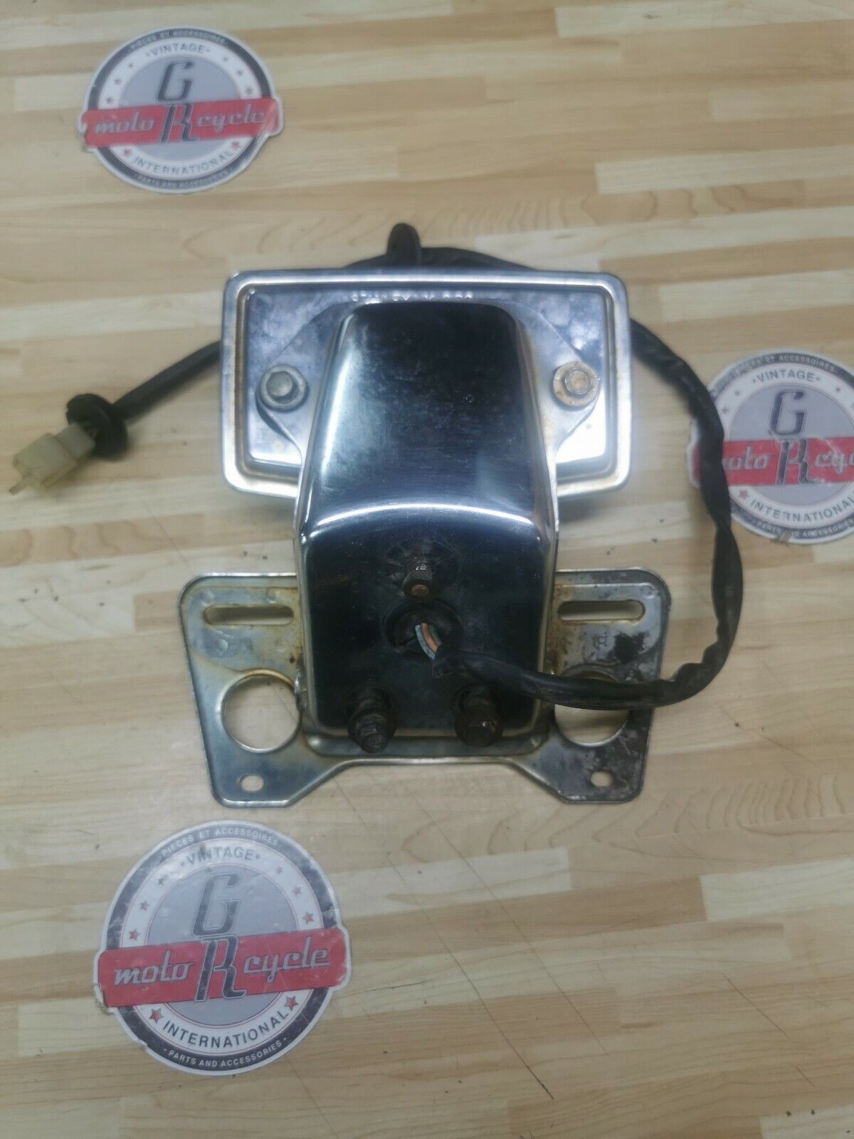 Honda CB750C 1980 taillight rear tail light license plate bracket 33701-425-772