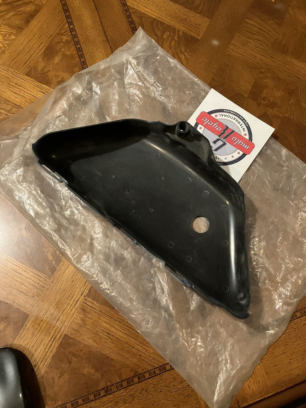 NOS Kawasaki S1 S2 1973 RIGHT SIDE COVER PANEL OIL TANK COVER 36007-031-93 K35 2