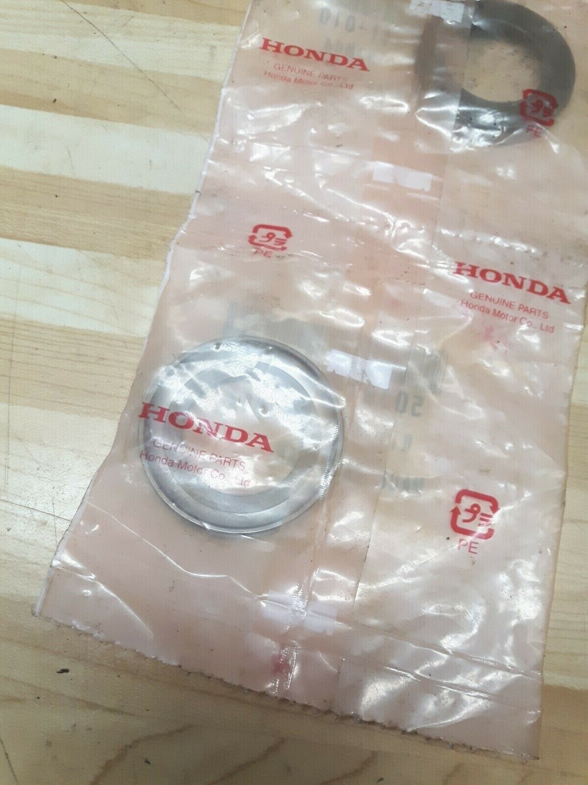 Honda NOS Steering stem triple tree clamp ball steel bearing race 50301-041-010