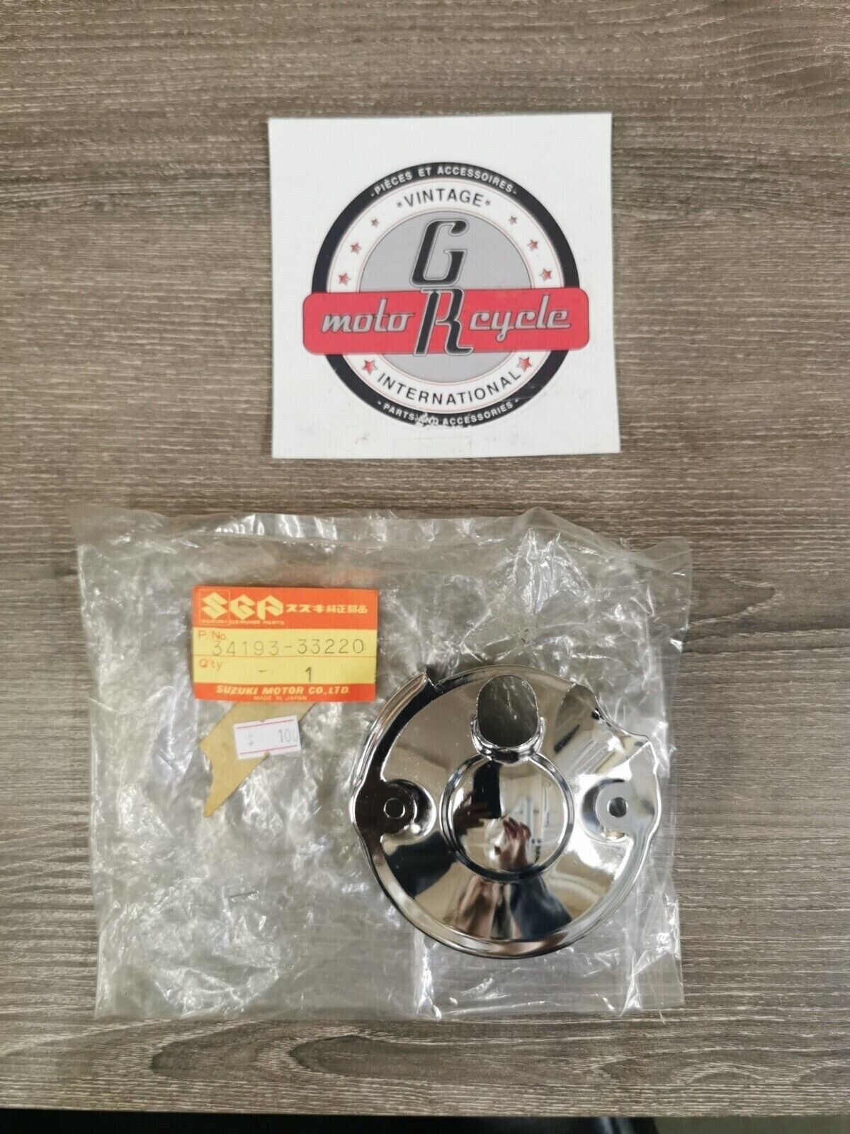 NOS SUZUKI Speedometer Lower Chrome Case 34193-33220 SUB BY 34193-33221 S23