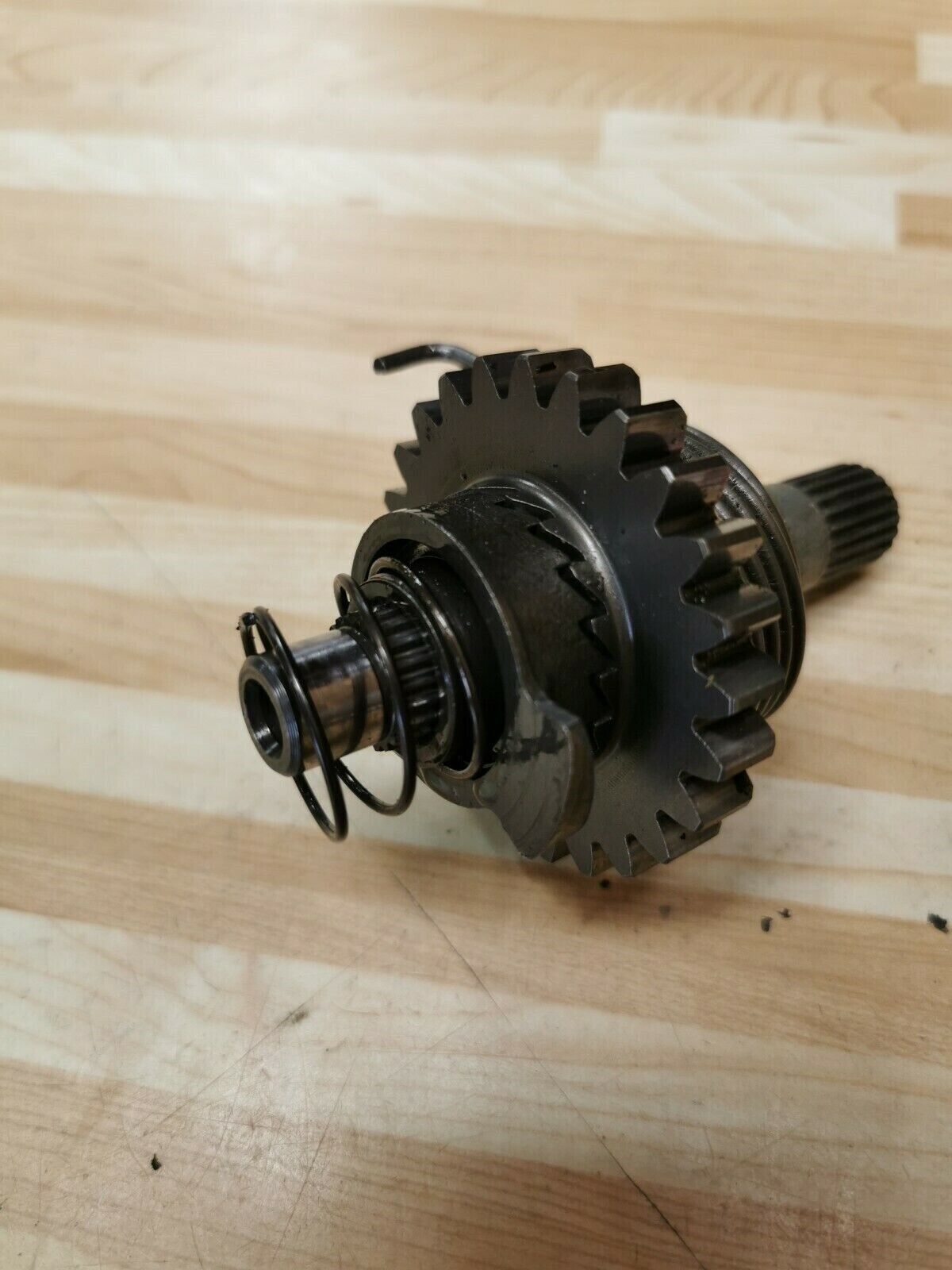 Honda CR125R 1984 kickstarter kick starter spindle shaft gear 28251-KA3-710 2