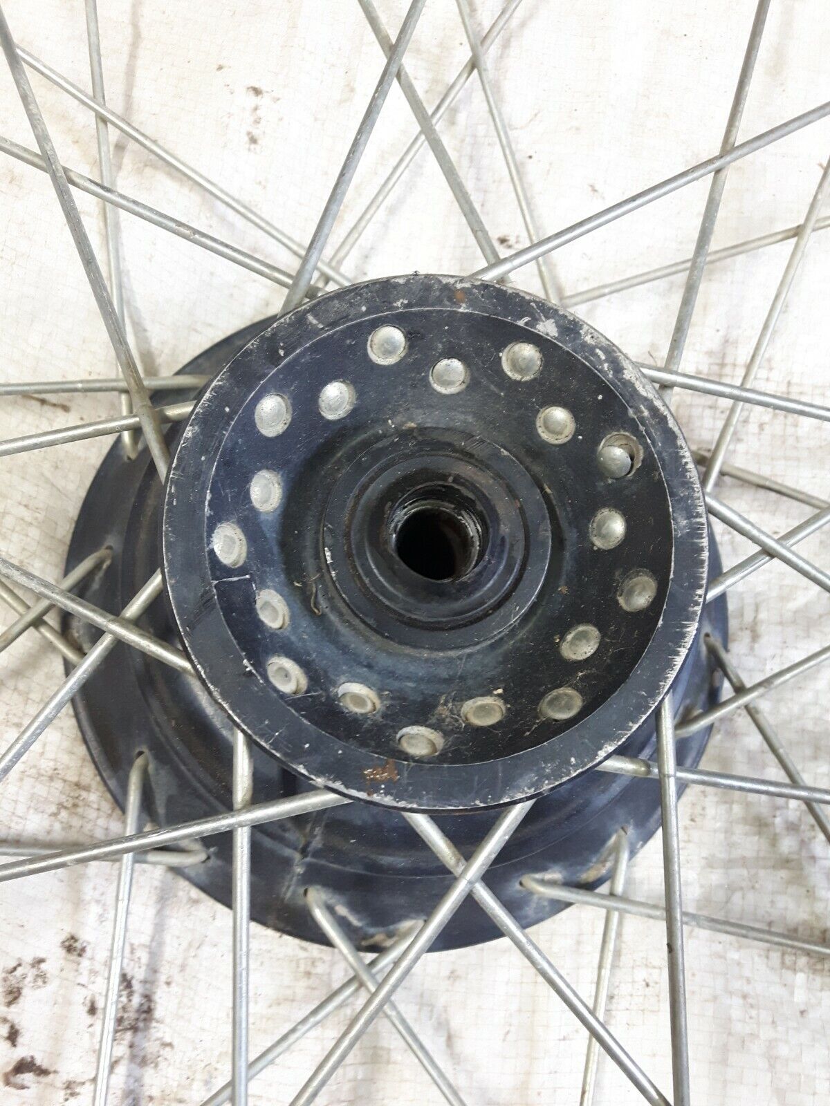 Honda XR200R 1983 front wheel rim hub 44601-KB9-010