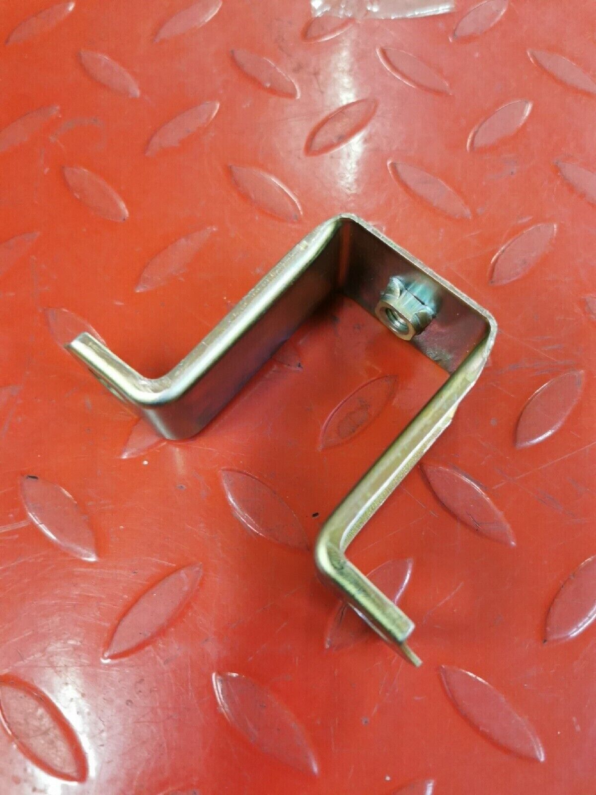 NOS SUZUKI SAMURAI 1986 TO 1995 CENTER CAP HOLDER 43271-80000 S11