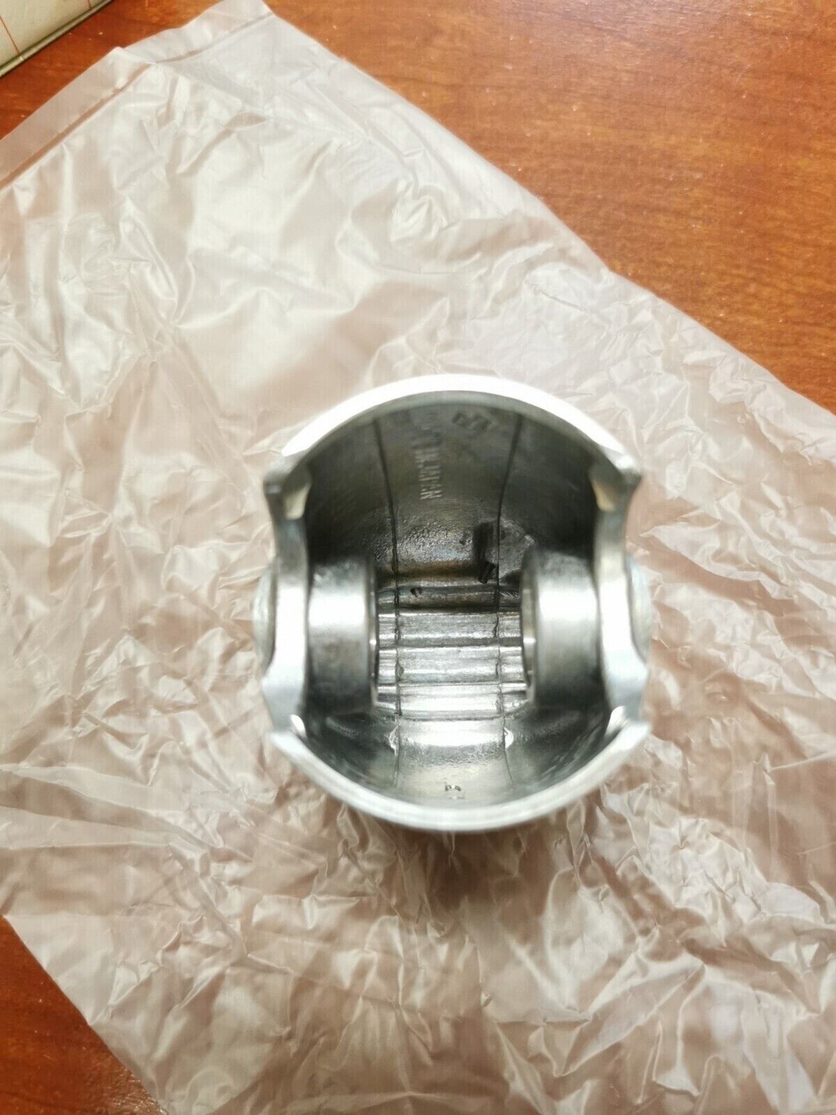 NOS SUZUKI 1977 - 1978 RM100 PISTON OS 0.25 12110-41610-025 S31