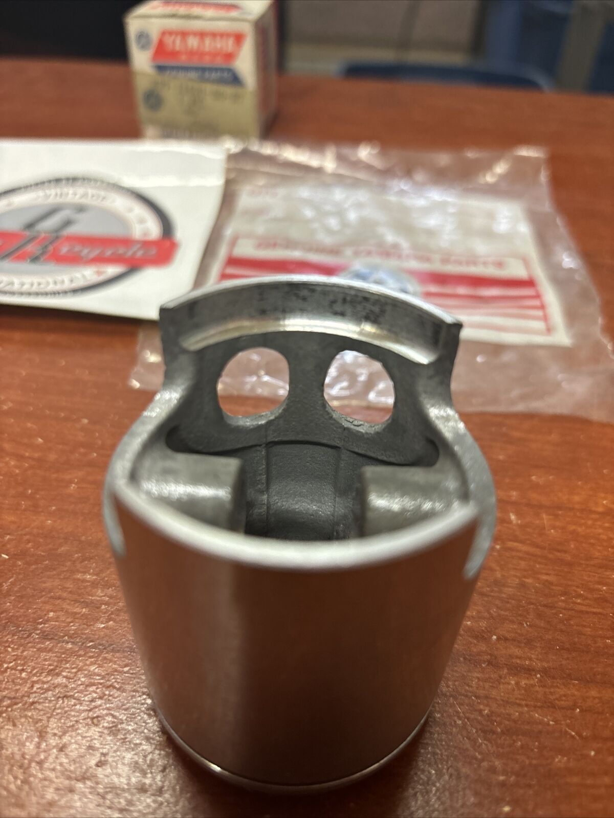 NOS Yamaha 1974 - 1976 RD200 PISTON STD 0.97 397-11631-00-97 SUB 397-11631- Y175
