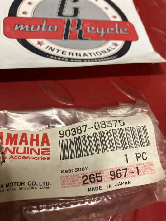 NOS YAMAHA COLLAR 90387-08575-00 SUB BY 90387-082G1-00 Y66