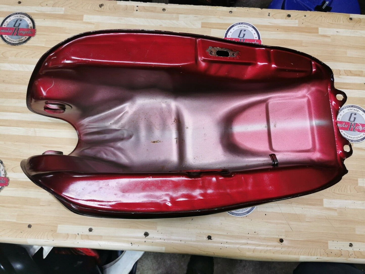 Suzuki GS650G 1982 fuel tank GS 650 gas petrol reservoir