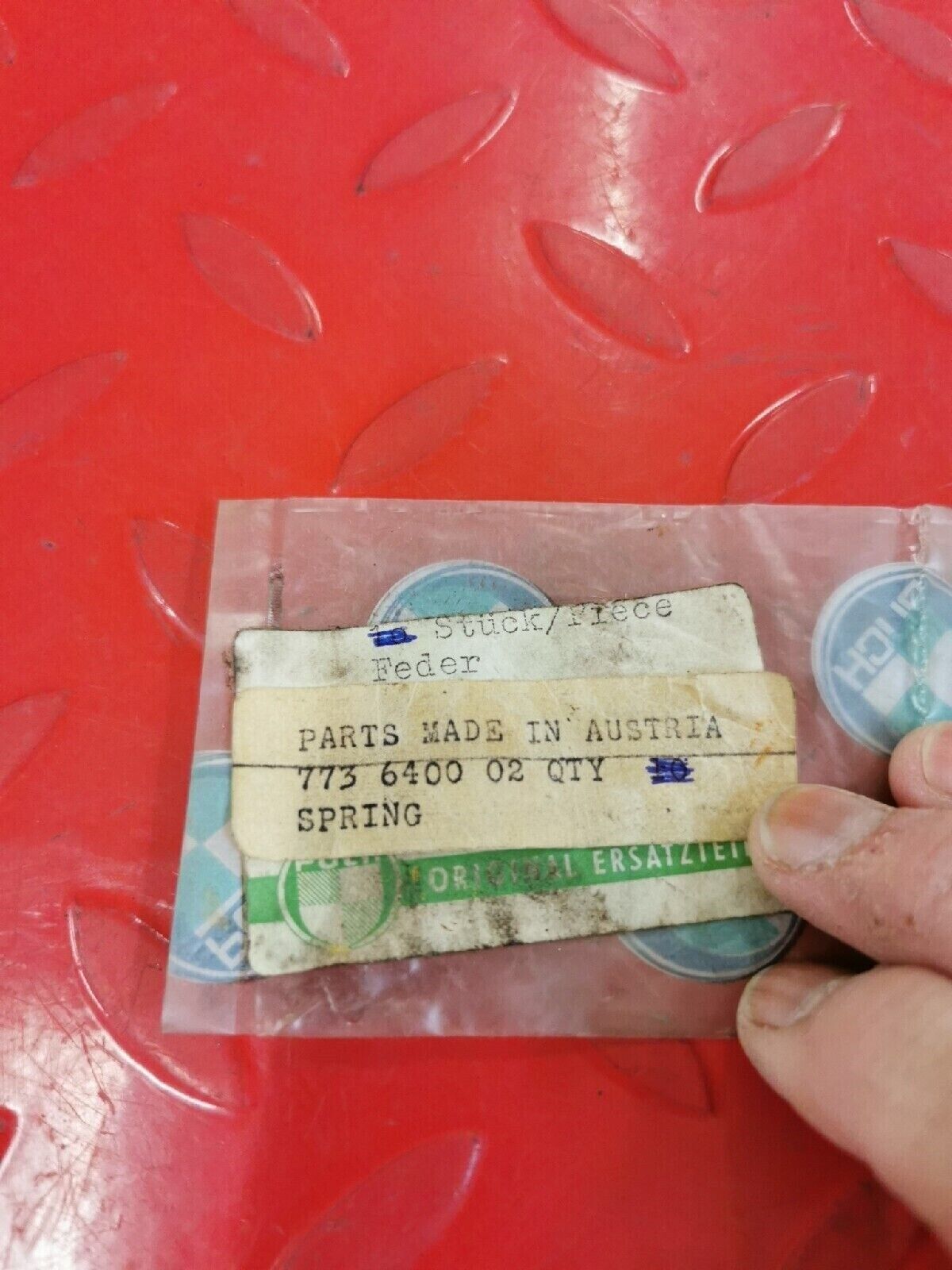 NOS PUCH CARBURETOR BLEEDER SPRING 773-640-002 P3