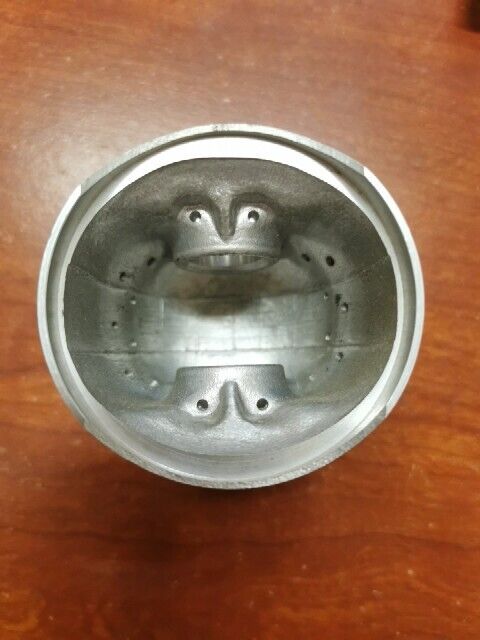NOS Honda XL125 K0 - K1 PISTON (OS 0.50) 13103-365-000 H93