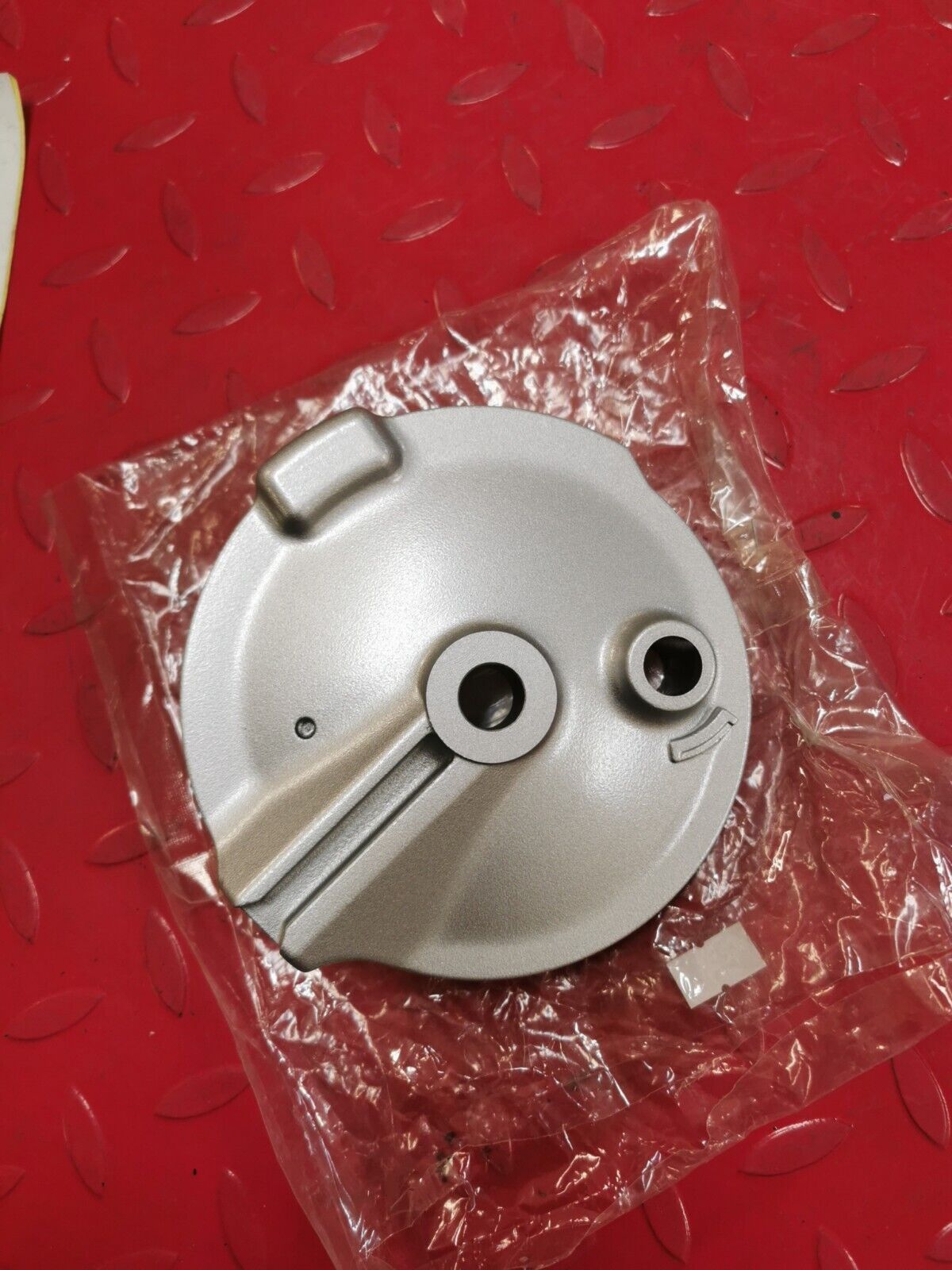 NOS Yamaha 2000 - 2004 TTR125 TT125 BRAKE SHOE PLATE 5HP-25321-00-00 Y41