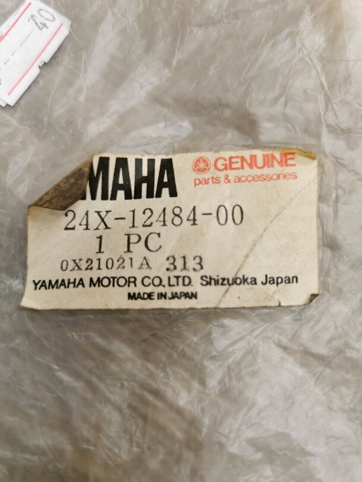 NOS YAMAHA YZ125 1983 RADIATOR HOSE PIPE 4 24x12484-00 Y54