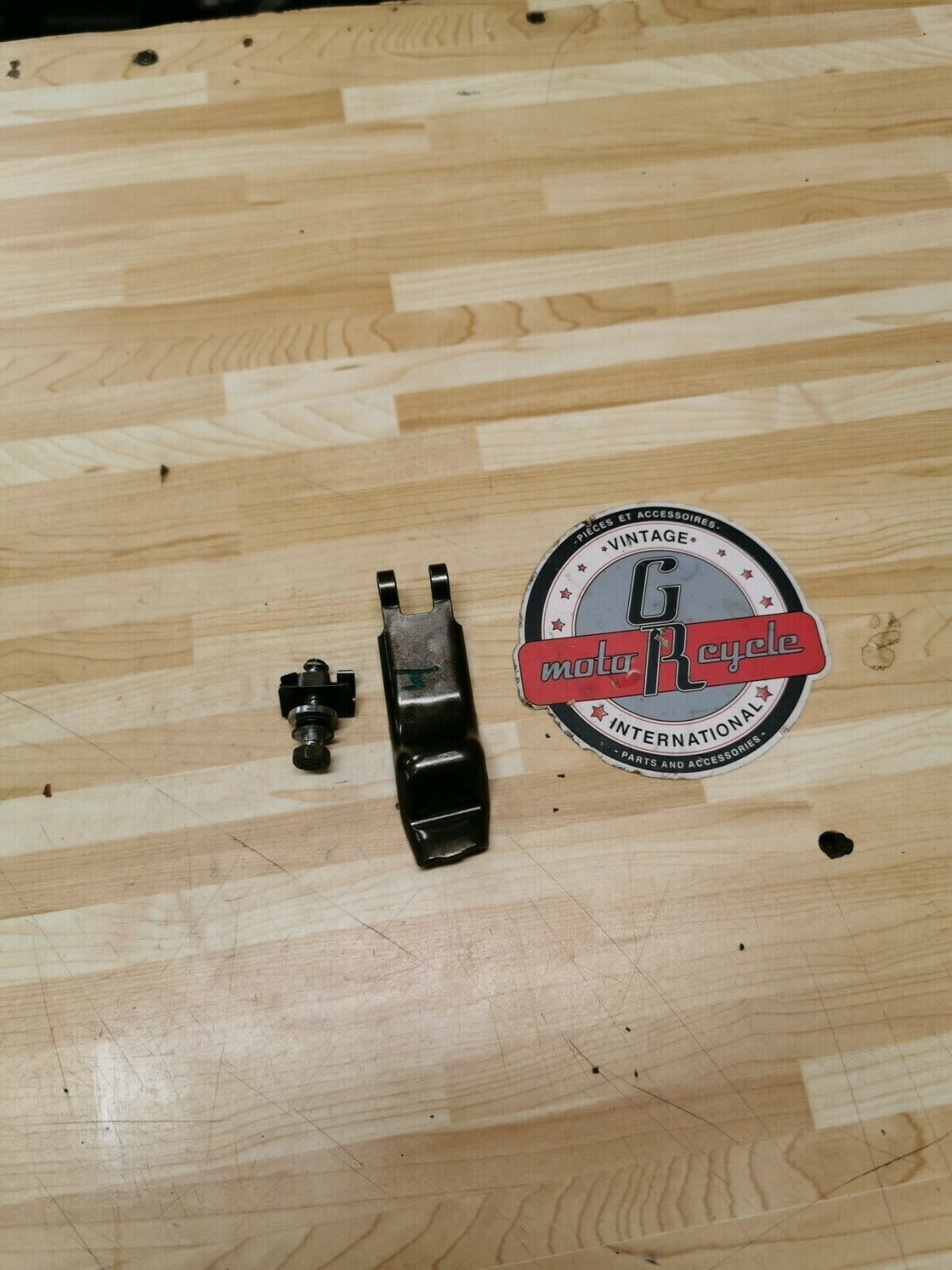 Honda XR80 1983 clutch cover adjusting lever plate screw 22831-107-000 4
