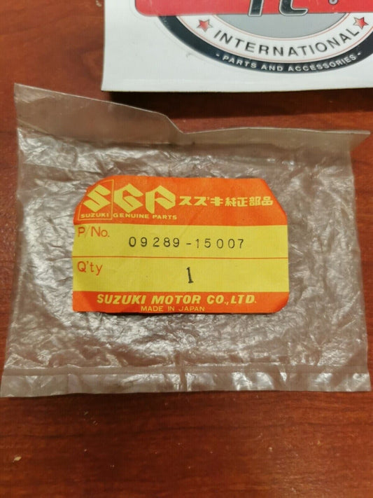 NOS Suzuki DT25 DT28 OIL SEAL 09289-15007 S20