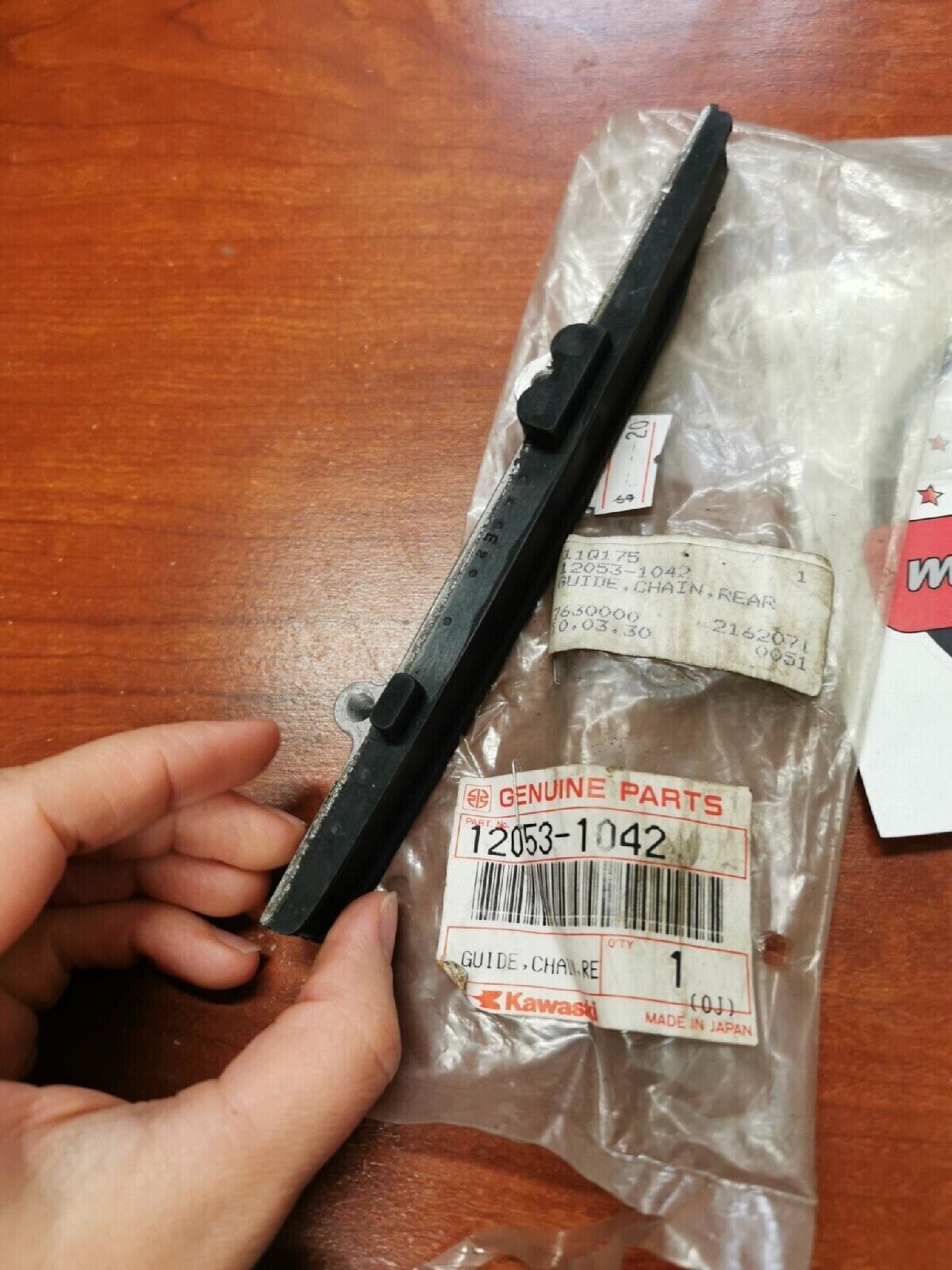 NOS Kawasaki KZ400 KZ440 GUIDE CHAIN REAR 12053-1042 K23