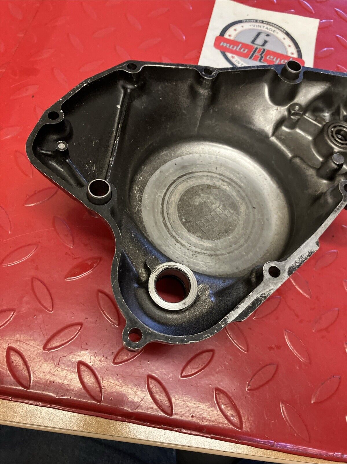 Suzuki RM125 1984 right crankcase clutch cover 2