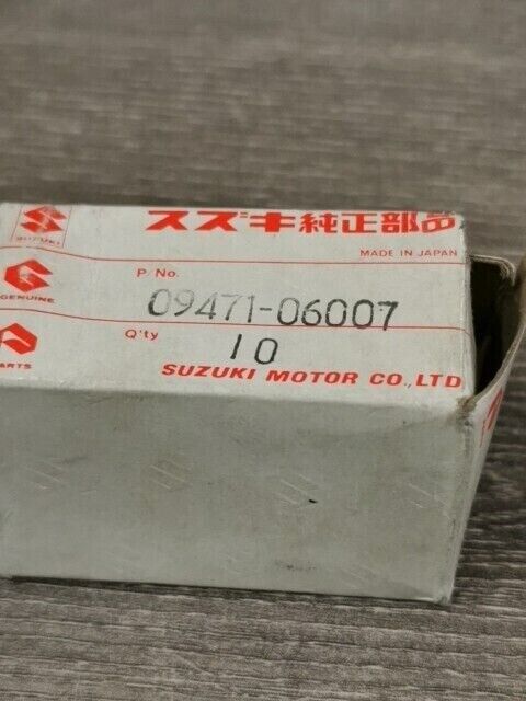 NOS SUZUKI B100 GP100 GP100U PE250 1977 - 1979 TC90 TS90 BULB 09471-06007 S41
