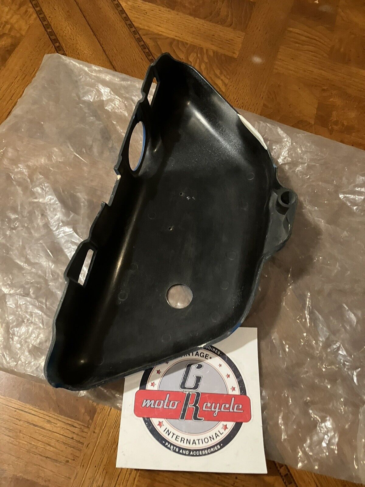 NOS Kawasaki S1 S2 1973 RIGHT SIDE COVER PANEL OIL TANK COVER 36007-031-93 K35 1
