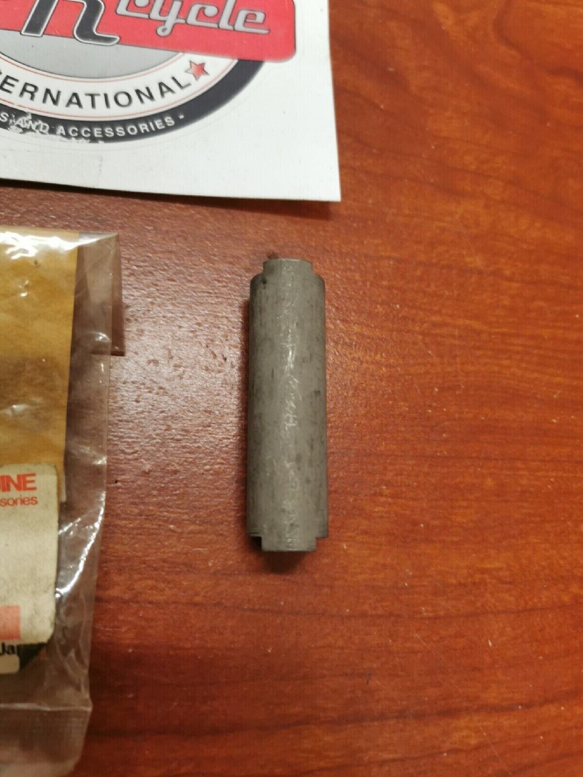 NOS Yamaha COLLAR 853-47369-00-00 Y70