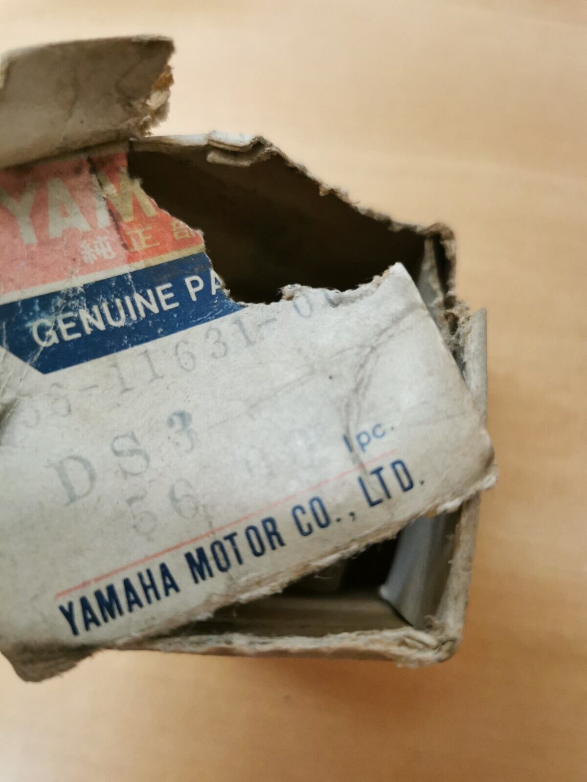 NOS YAMAHA YDS5 STD PISTON 156-11631-00-96 Y38