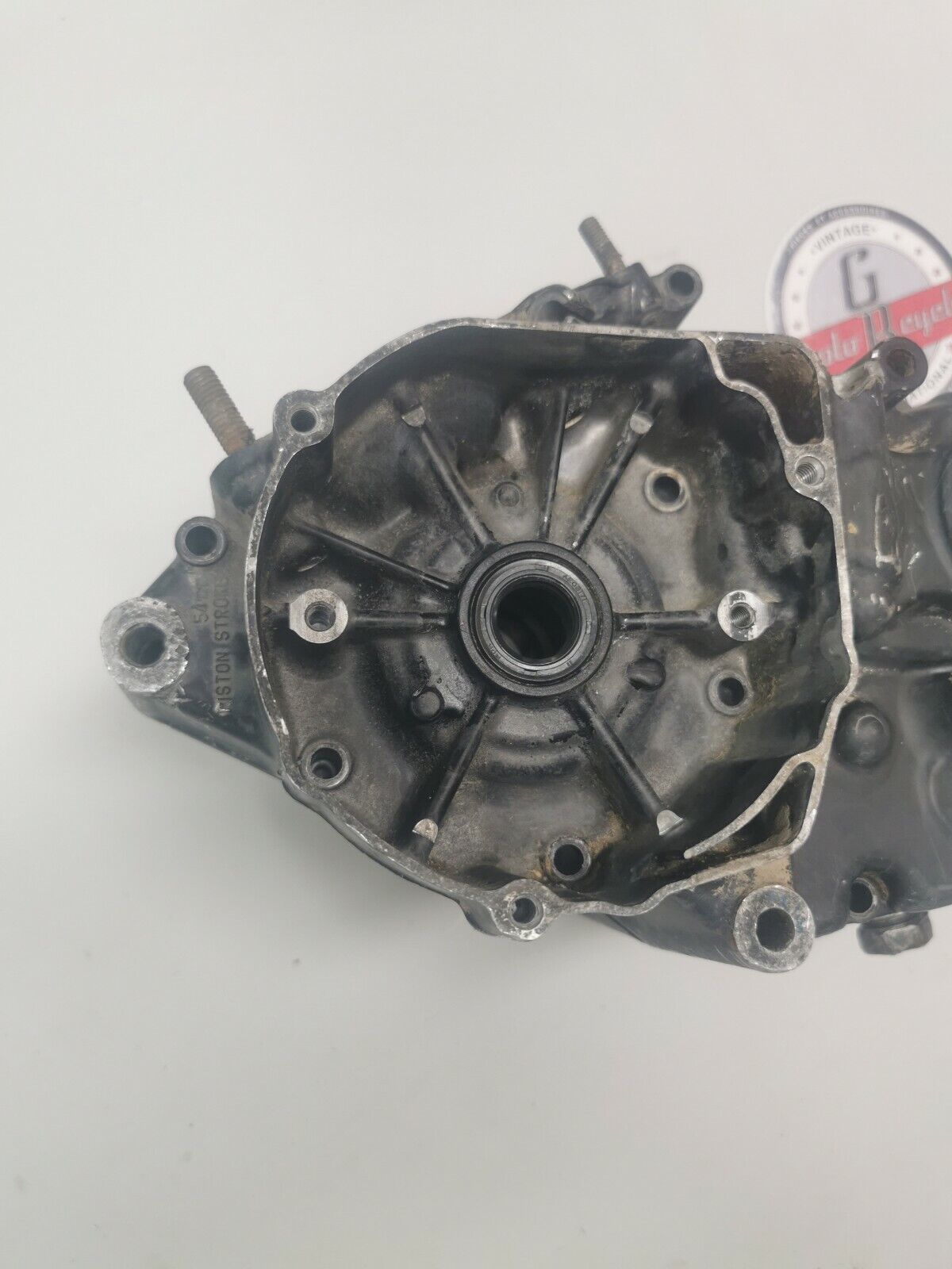 Suzuki RM125 1984 crankcase crank case left right