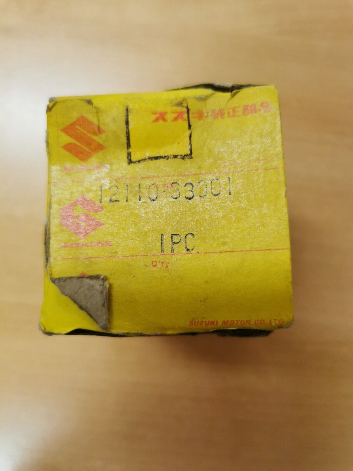 NOS SUZUKI GT380 1972 1973 PISTON 12110-33001 SUPERCEDED BY 12110-33004 S7