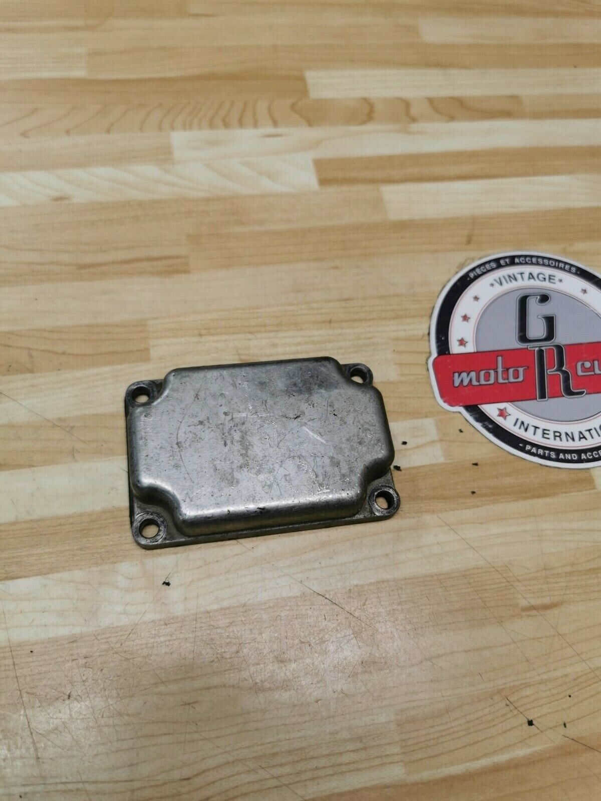 Suzuki RM250 2000 front cylinder cover power exhaust valve cap 1999 2001 2002