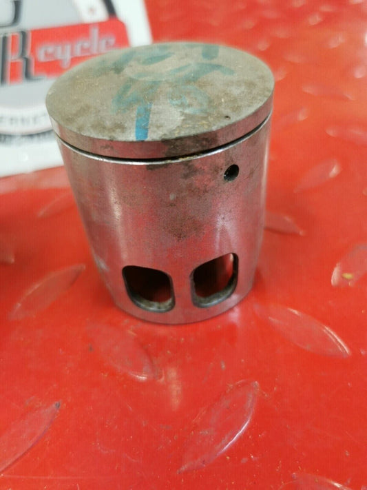 NOS YAMAHA MX100 1974 1975 PISTON STD 427-11631-01-98 Y50