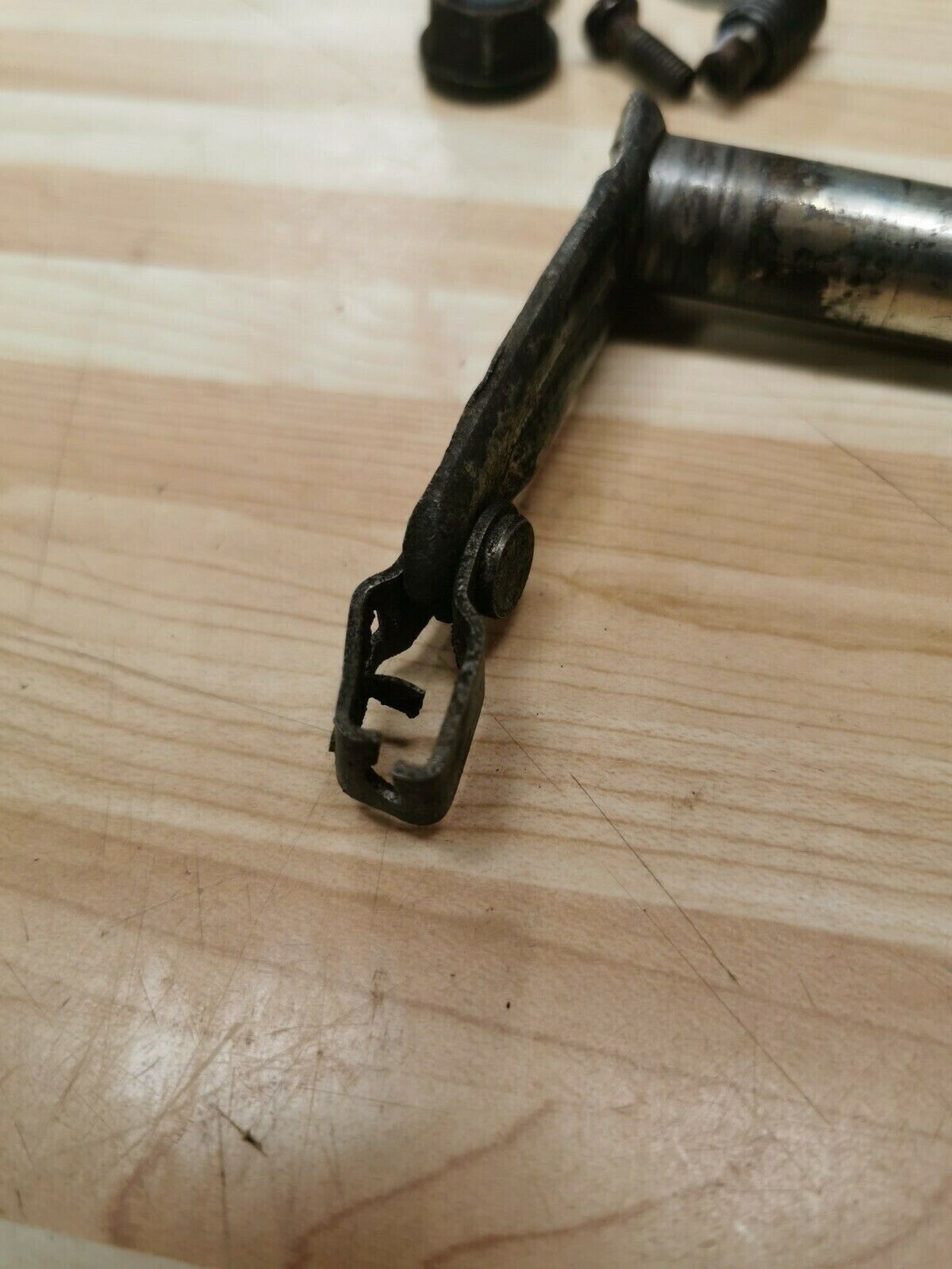 Yamaha DT250 1976 clutch push lever arm actuator lever spindle lifter