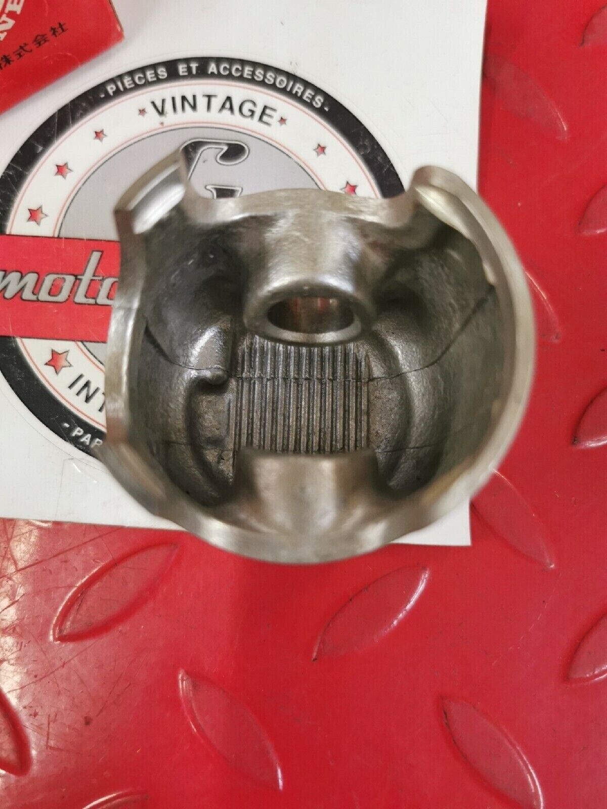 NOS HONDA CR125R 1985 PISTON STD 13101-KA3-760 H38