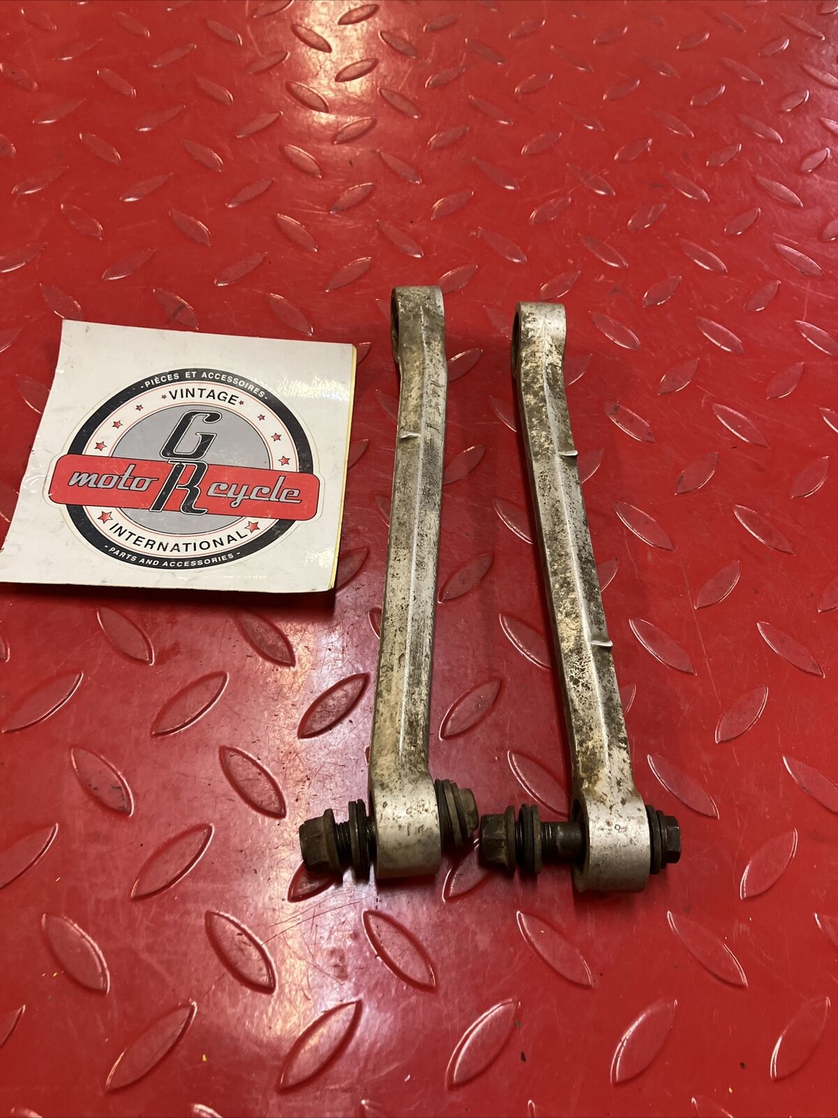 Suzuki RM125 1985 swingarm linkage cushion lever arm rod 1984