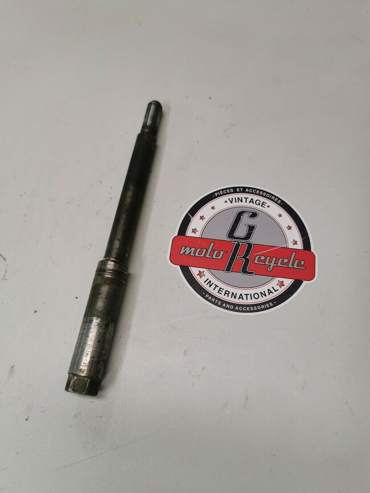 Honda XR200R 1984 front wheel axle bolt spindle