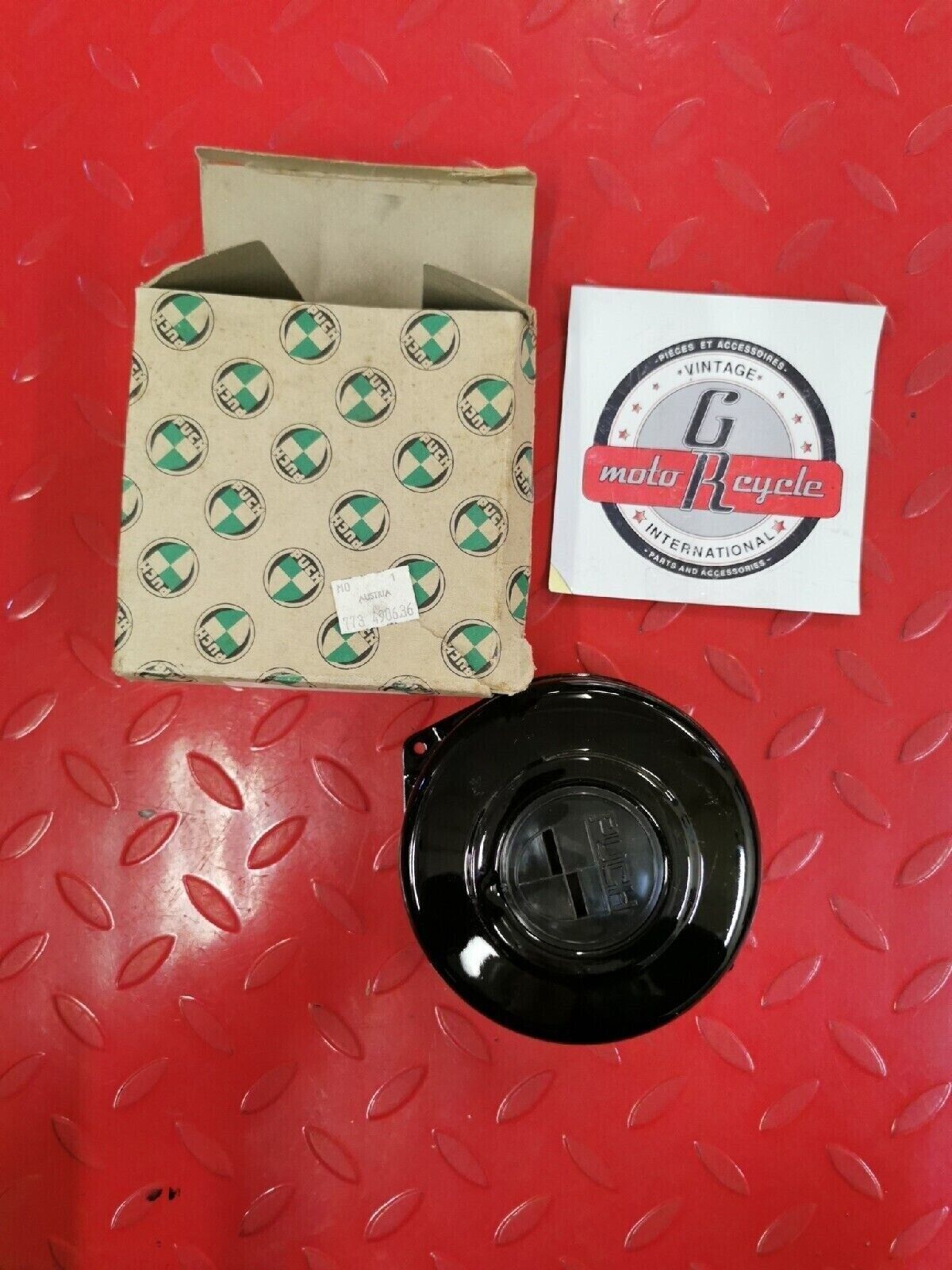 NOS PUCH MAXI MAGNUM NEWPORT MAGNETO FLYWHEEL STARTER COVER 773-490-636 P3