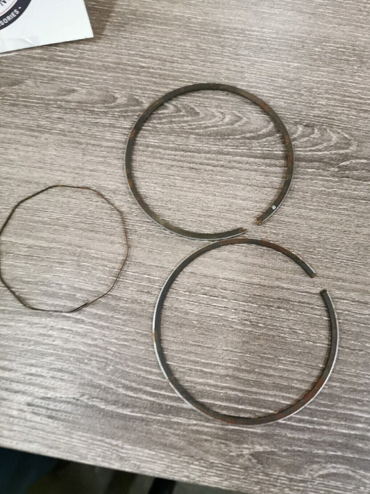 NOS YAMAHA DT400 1975 1976  PISTON RING SET 0.25   500-11610-10 Y51