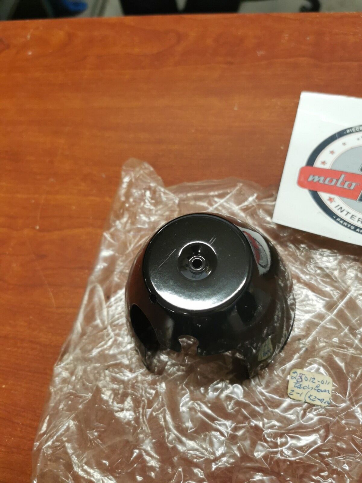 NOS Kawasaki KIT SPEEDOMETER COVER & TACHOMETER COVER 25012-010 - 25012-011 K34