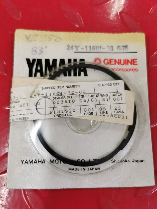 NOS YAMAHA YZ250 1983 PISTON RING SET 0.75 24Y-11601-30 Y51