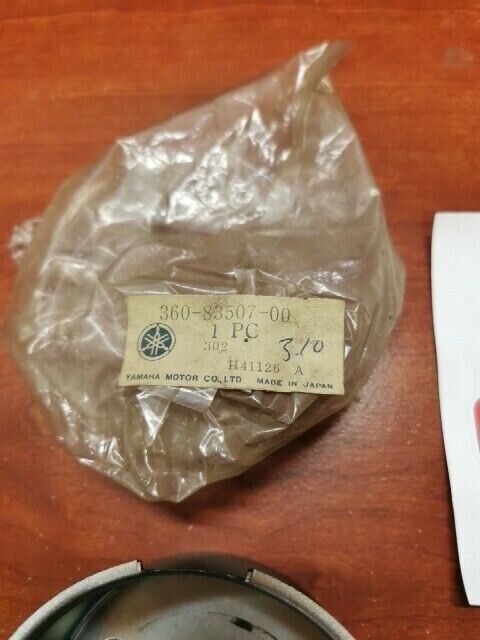 NOS Yamaha 1973 - 1975 RD250 73- 74 RD350 SPEEDOMETER COVER 360-83507-00-00 Y115