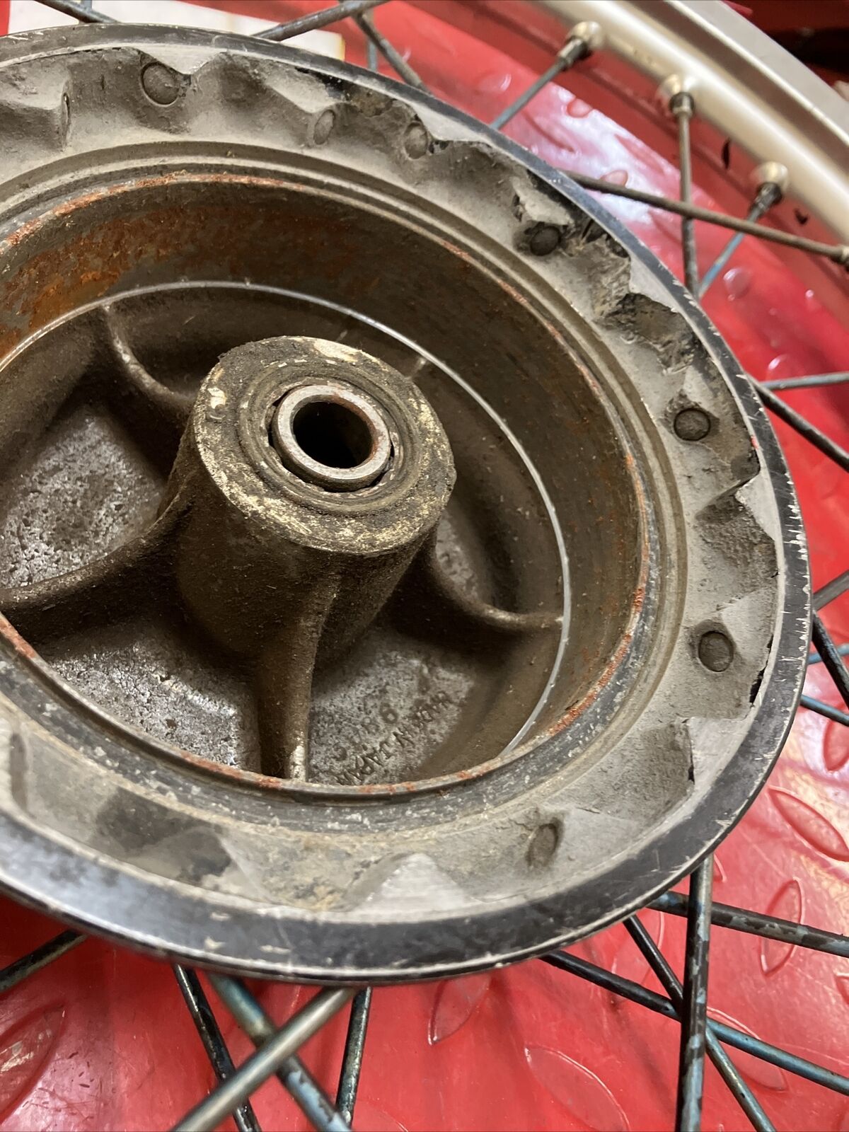 Suzuki RM250 1984 front wheel rim hub RM250 RM500 54110-14121 2