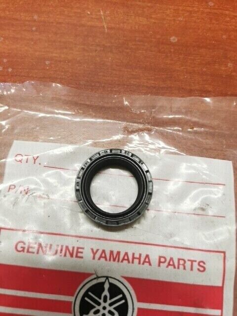 NOS Yamaha DT80 FS1 FS50 OIL SEAL 109-23145-01 SUB 109-23145-00-00 290-2314 Y142