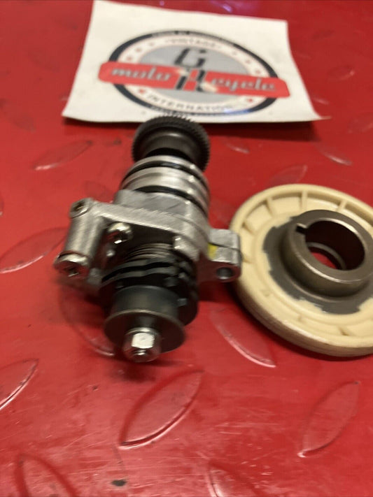 Yamaha U7E 1972 V70 oil pump assy drive gear