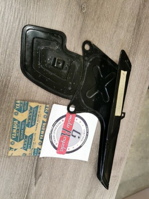 NOS YAMAHA DT250D 1977 DT400D 1977 CASE CHAIN BLACK 1M1-22311-01-33 Y160