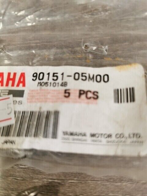 NOS YAMAHA 70TLRW 90TRW  SCREW COUNTERSUNK 90151-05M00-00 Y112
