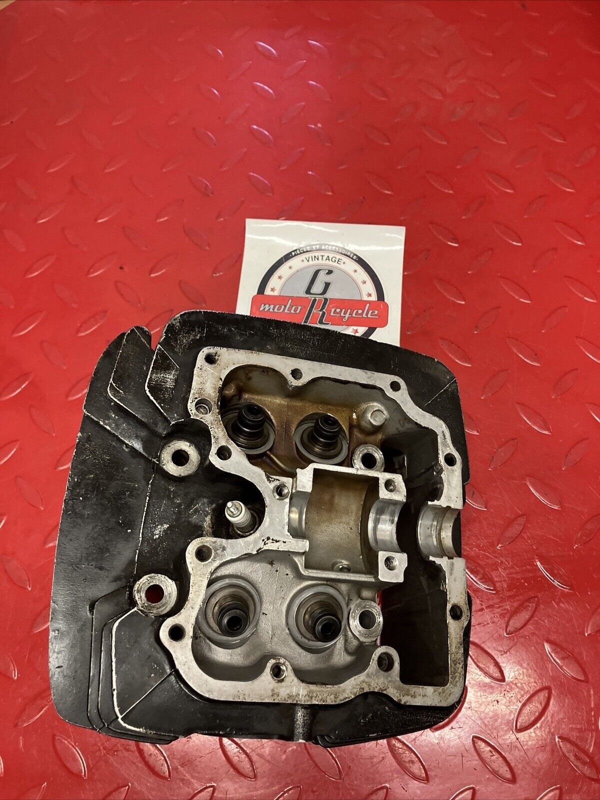 Honda XR350R 1985 cylinder head